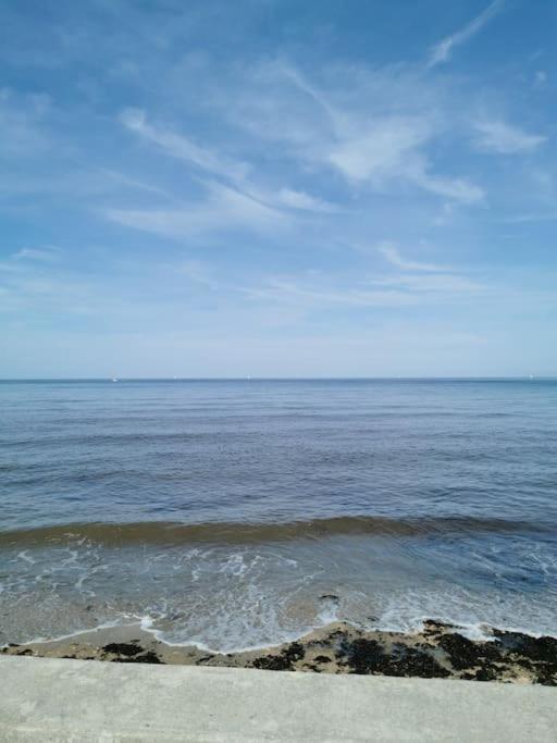 Appartement Acces Direct A La Plage Bernières-sur-Mer Esterno foto