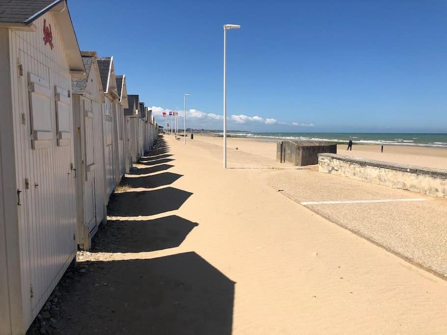 Appartement Acces Direct A La Plage Bernières-sur-Mer Esterno foto