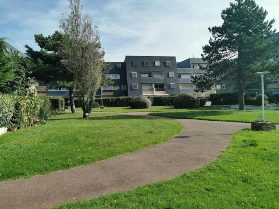 Appartement Acces Direct A La Plage Bernières-sur-Mer Esterno foto