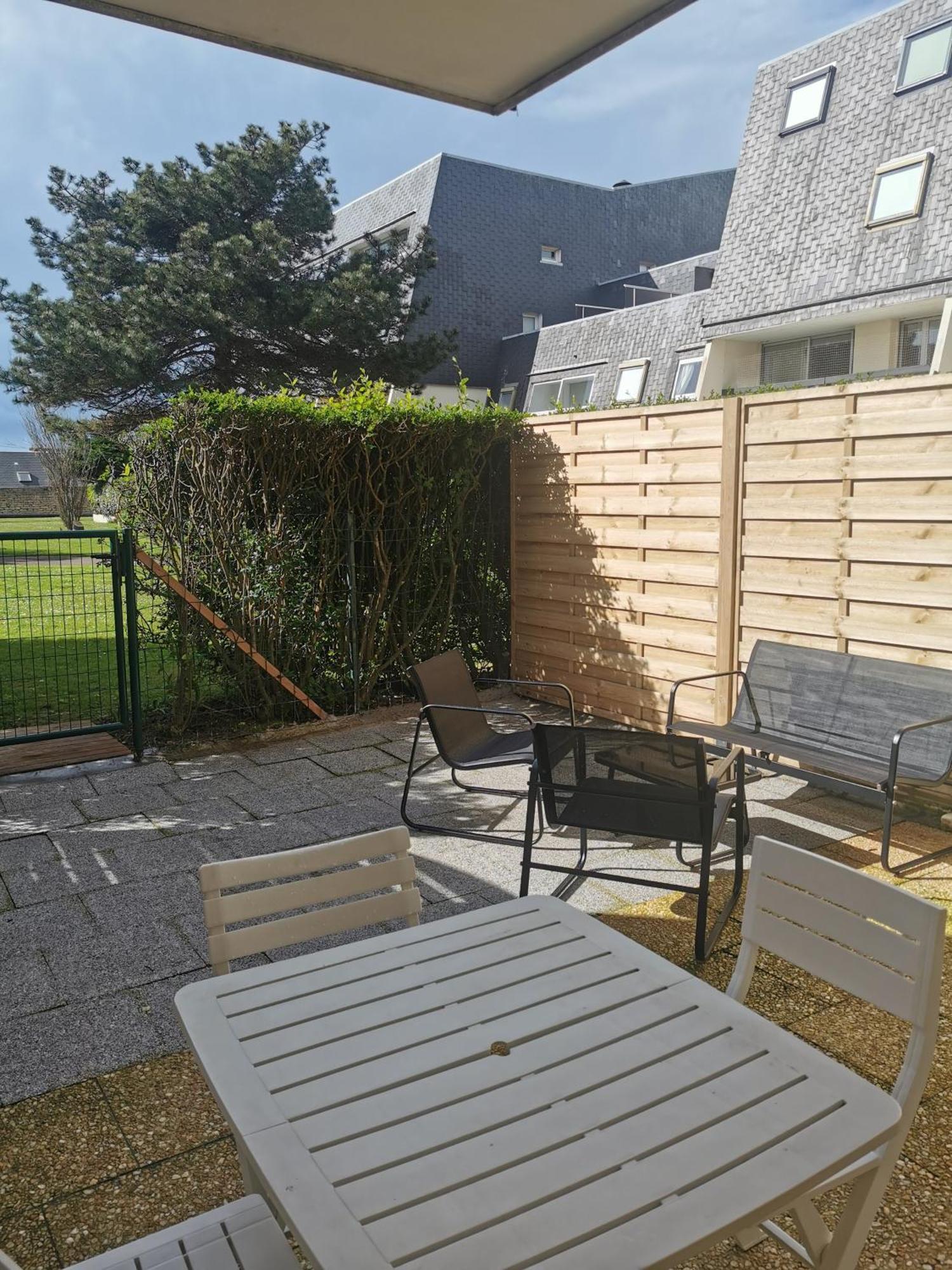 Appartement Acces Direct A La Plage Bernières-sur-Mer Esterno foto
